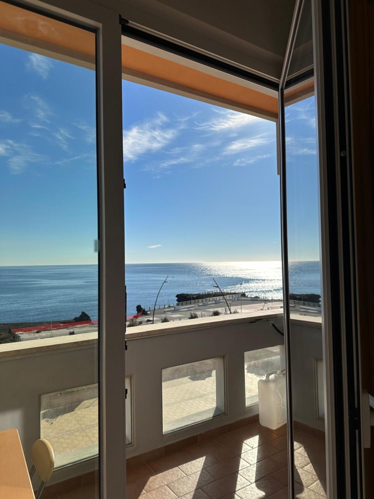 Perla Marina Sea View Apartment Catánia Buitenkant foto