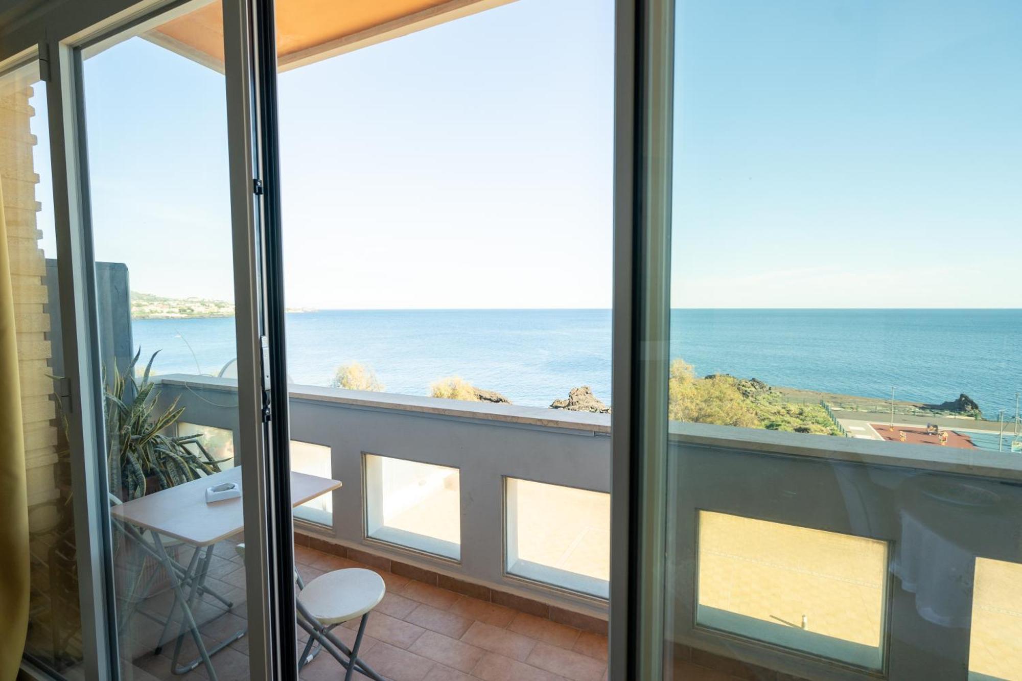 Perla Marina Sea View Apartment Catánia Buitenkant foto