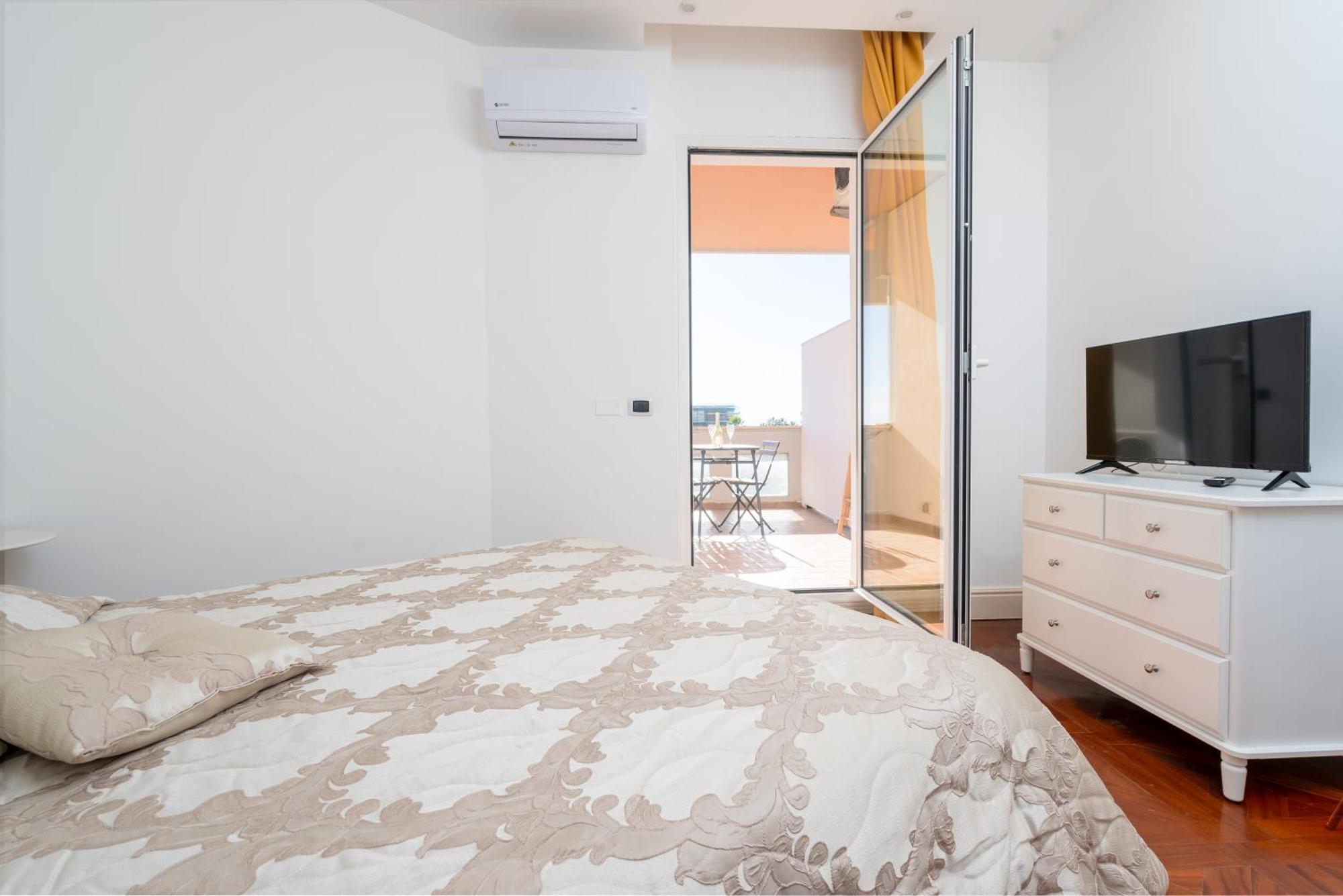Perla Marina Sea View Apartment Catánia Buitenkant foto