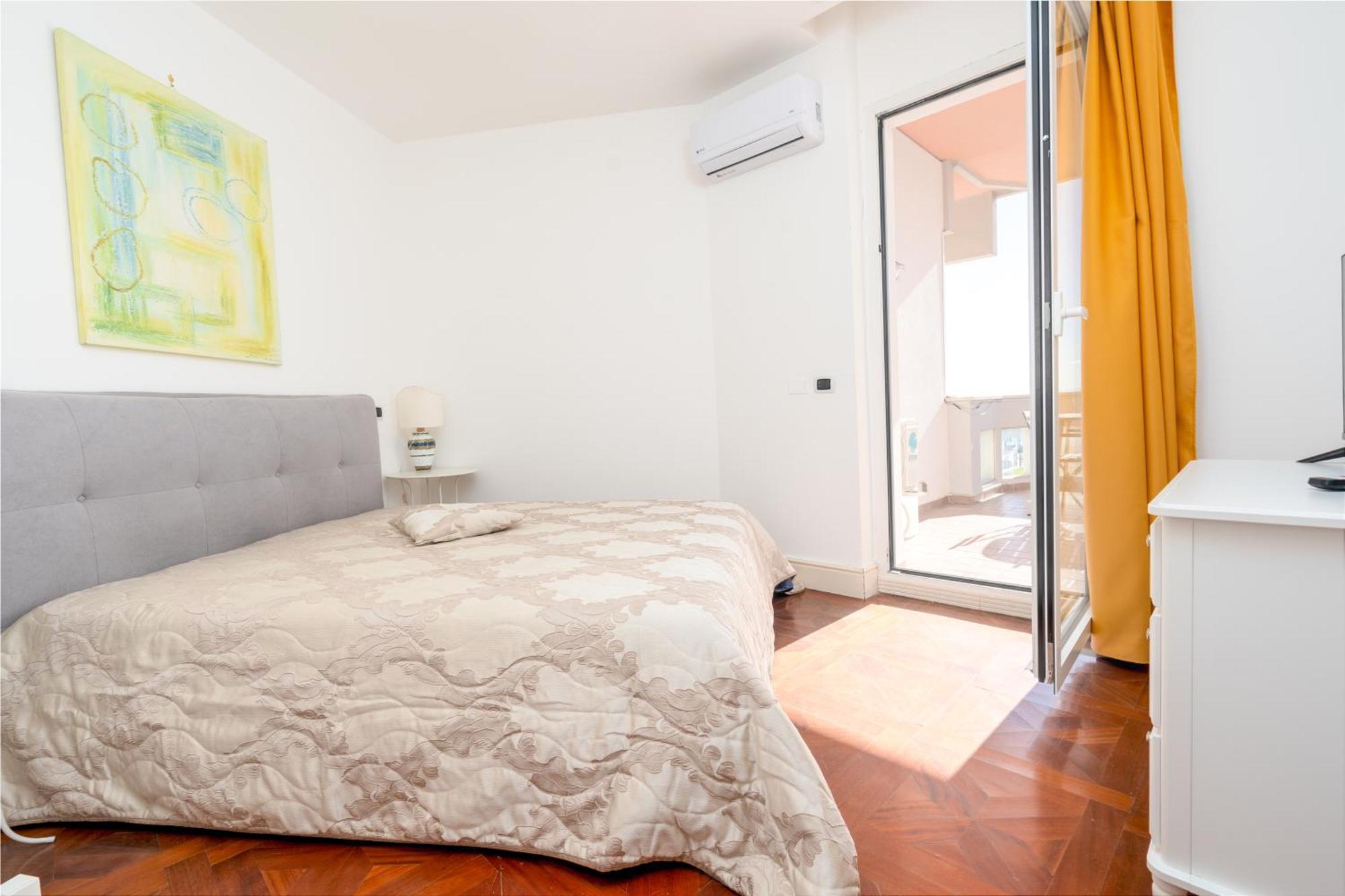 Perla Marina Sea View Apartment Catánia Buitenkant foto