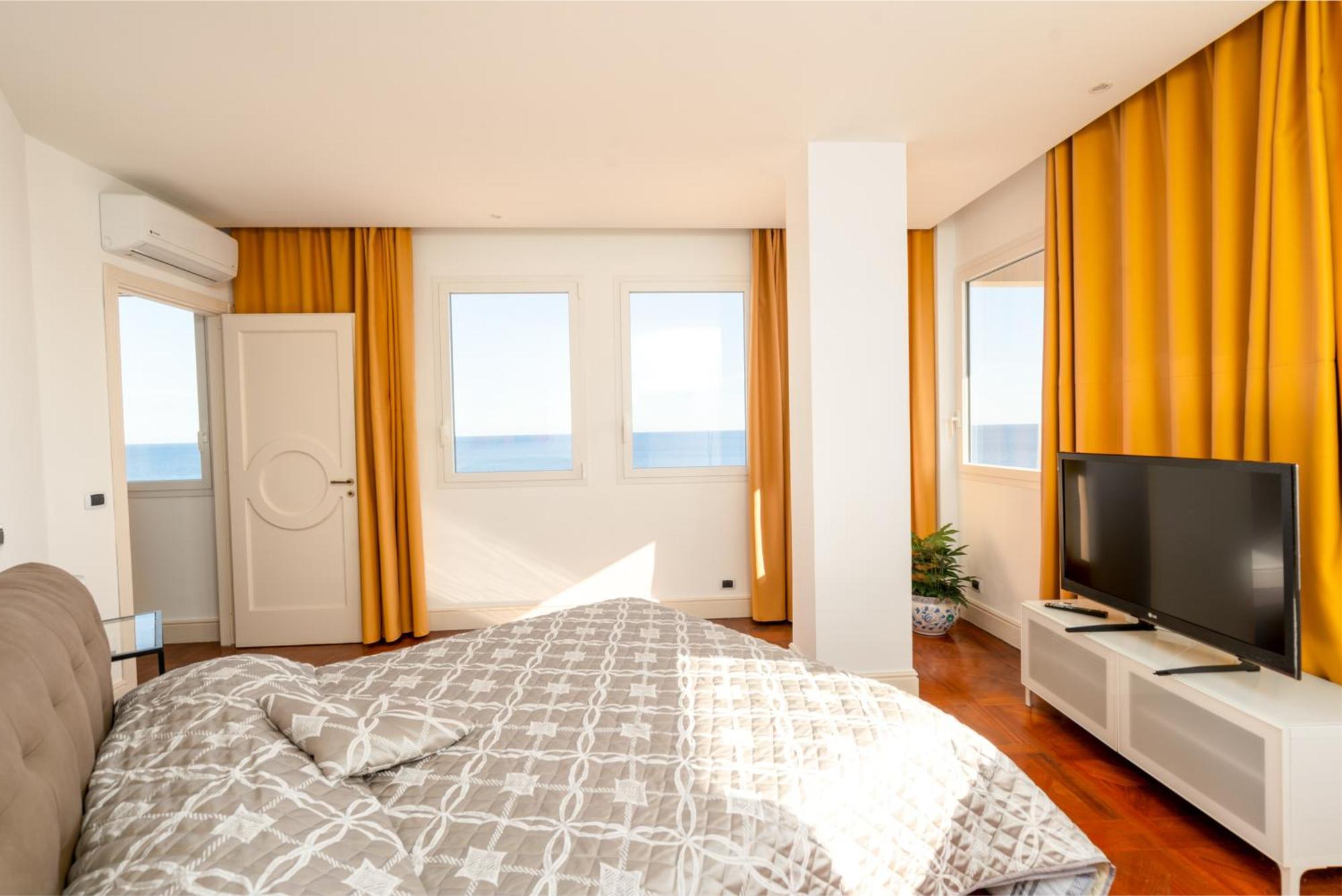 Perla Marina Sea View Apartment Catánia Buitenkant foto