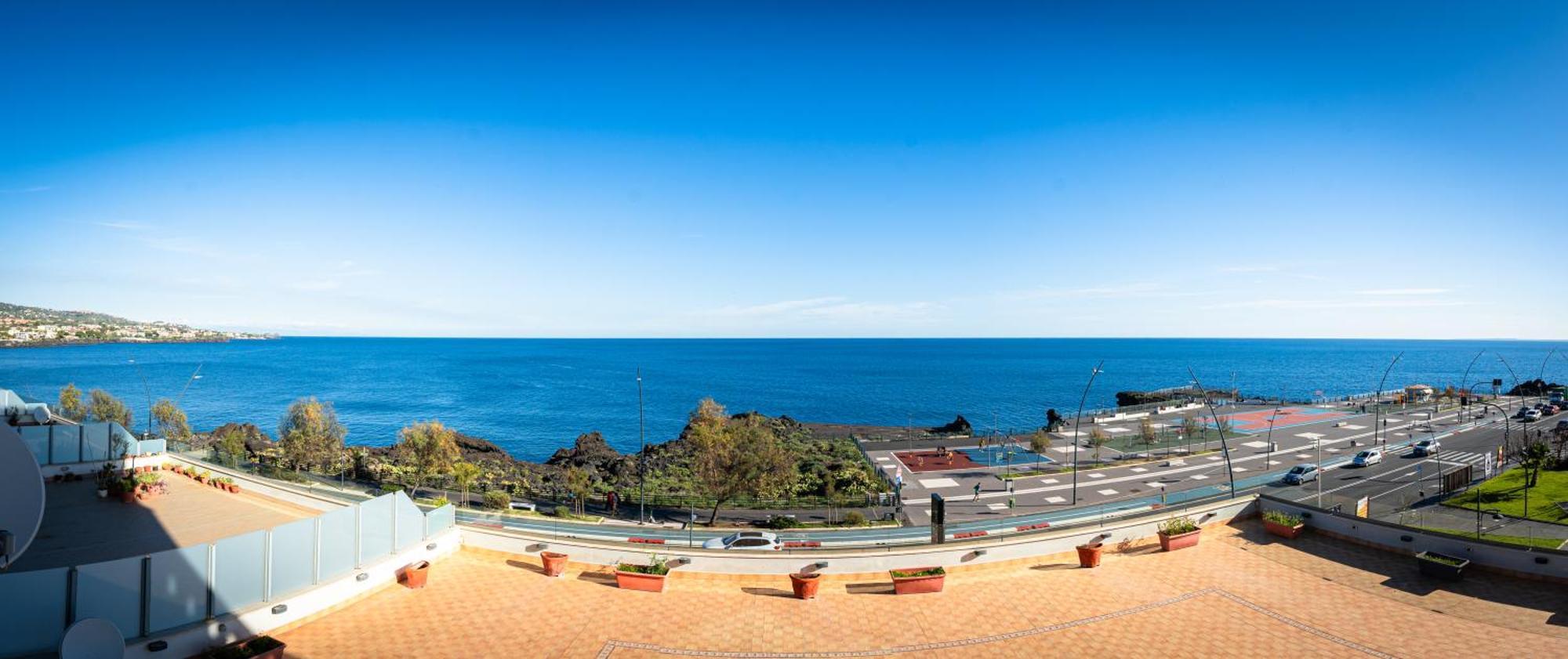 Perla Marina Sea View Apartment Catánia Buitenkant foto